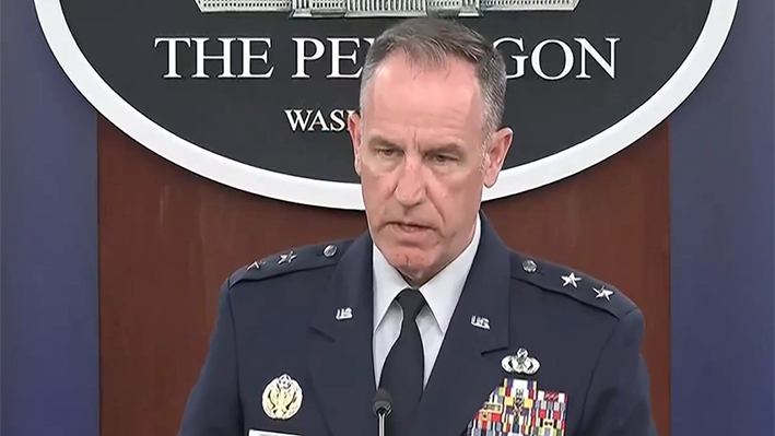 En una imagen de video, el secretario de prensa del Pentágono, el general de división de la Fuerza Aérea Pat Ryder, dirige una sesión informativa en el Pentágono en Arlington, Virginia, el 3 de septiembre de 2024. (Departamento de Defensa de EE. UU./Captura de pantalla vía The Epoch Times)