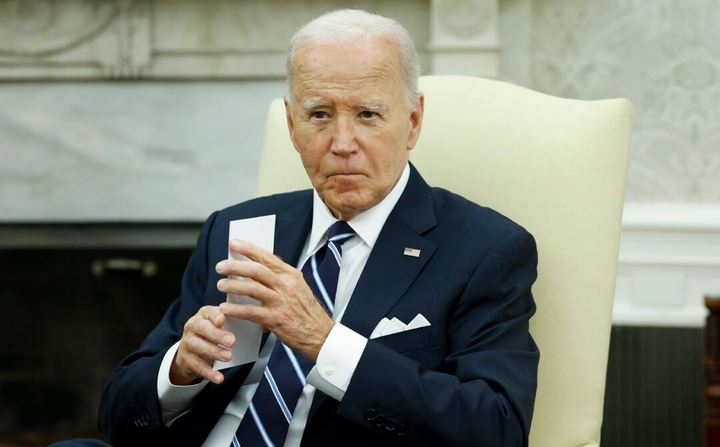 El presidente Joe Biden se reúne con el presidente de los Emiratos Árabes Unidos Sheikh Mohamed bin Zayed Al Nahyan en el Despacho Oval en Washington, D.C., el 23 de septiembre de 2024. (Kevin Dietsch/Getty Images)