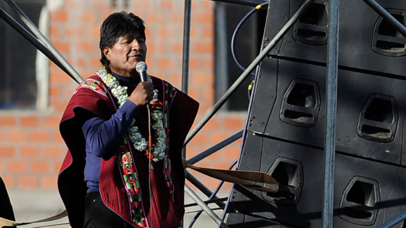 El expresidente boliviano Evo Morales pronuncia un discurso durante una manifestación contra el presidente Luis Arce en La Paz (Bolivia) el 23 de septiembre de 2024. (Jorge Bernal/AFP vía Getty Images)