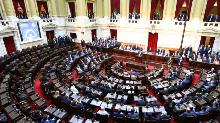 Justicia argentina ordena captura internacional de Nicolás Maduro por graves violaciones a los derechos humanos. Imagen ilustrativa. Congreso de Argentina, en Buenos Aires, el 15 de septiembre de 2024. (ALEJANDRO PAGNI/AFP via Getty Images)