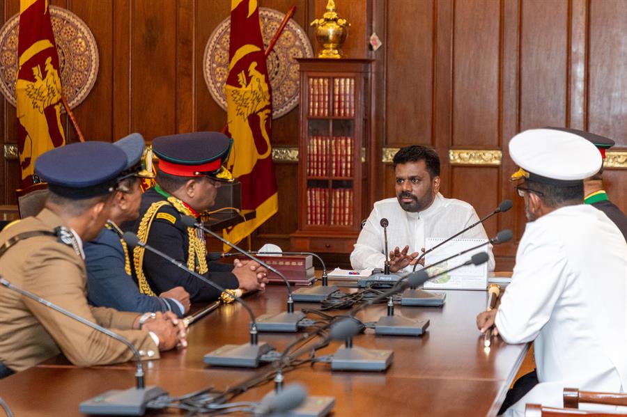 Presidente de Sri Lanka disuelve el Parlamento en su segundo día de mandato