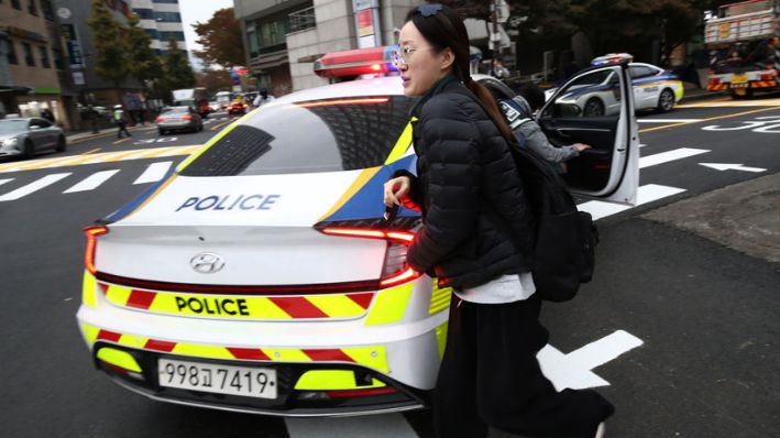 Imagen ilustrativa de una patrulla policial, el 16 de noviembre de 2023 en Seúl, Corea del Sur. (Chung Sung-Jun/Getty Images)
