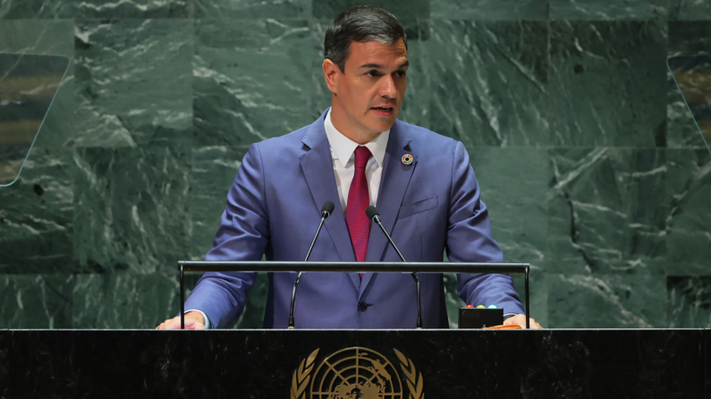 El presidente de España, Pedro Sánchez Pérez-Castejón, habla durante la Asamblea General de las Naciones Unidas (AGNU) en la sede de las Naciones Unidas el 20 de septiembre de 2023 en Nueva York. (Foto de Michael M. Santiago/Getty Images) 