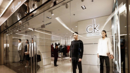 China investigará al propietario de Calvin Klein por presunto boicot a productos de Xinjiang