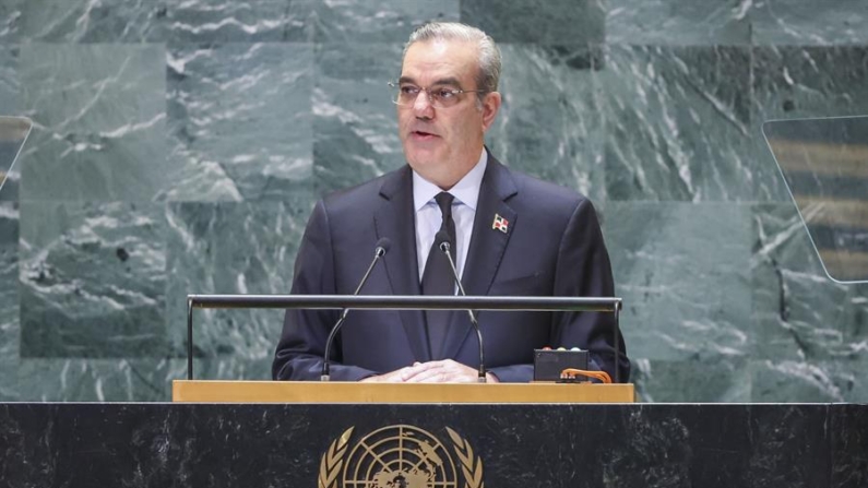 El presidente de República Dominicana, Luis Abinader, habla durante el debate general del 79º período de sesiones de la Asamblea General de las Naciones Unidas en la sede de la ONU en Nueva York, EE.UU., 25 de septiembre de 2024. EFE/EPA/Sarah Yenesel