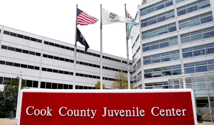 El Centro de Detención Temporal Juvenil del Condado de Cook se ve el lunes 23 de septiembre de 2024 en Chicago, que es uno de varios centros juveniles en todo el estado donde más de 200 hombres y mujeres presentaron demandas alegando que fueron abusados cuando eran niños mientras estaban bajo custodia. (Charles Rex Arbogast/AP Photo)