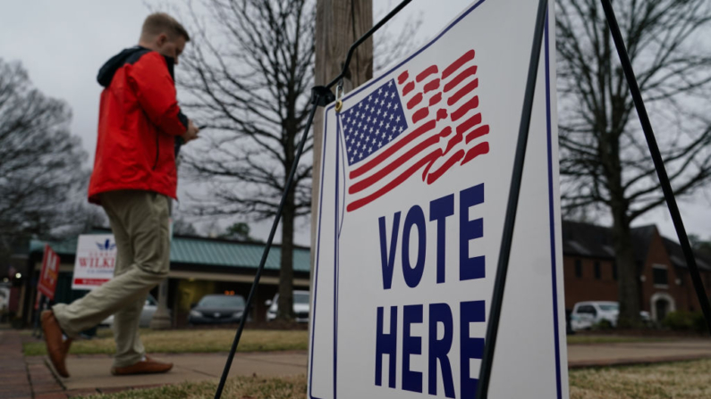 Un colegio electoral en las primarias de Alabama en Mountain Brook, el 5 de marzo de 2024. (Elijah Nouvelage Getty Images)