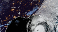 Huracán Helene, ahora de categoría 2, empieza a afectar a los estados del sur