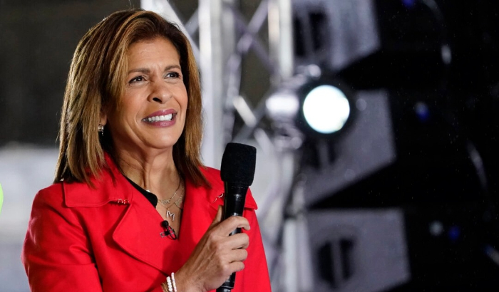 Hoda Kotb aparece en el programa "Today" de NBC en Rockefeller Plaza el 19 de mayo de 2022, en Nueva York. (Charles Sykes/Invision/AP, Archivo)
