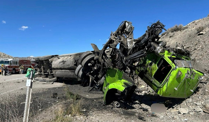 Mueren 5 personas en accidente de 4 vehículos en cadena en Utah