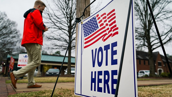 Un colegio electoral en las primarias de Alabama, en Mountain Brook, el 5 de marzo de 2024. (Elijah Nouvelage/Getty Images)