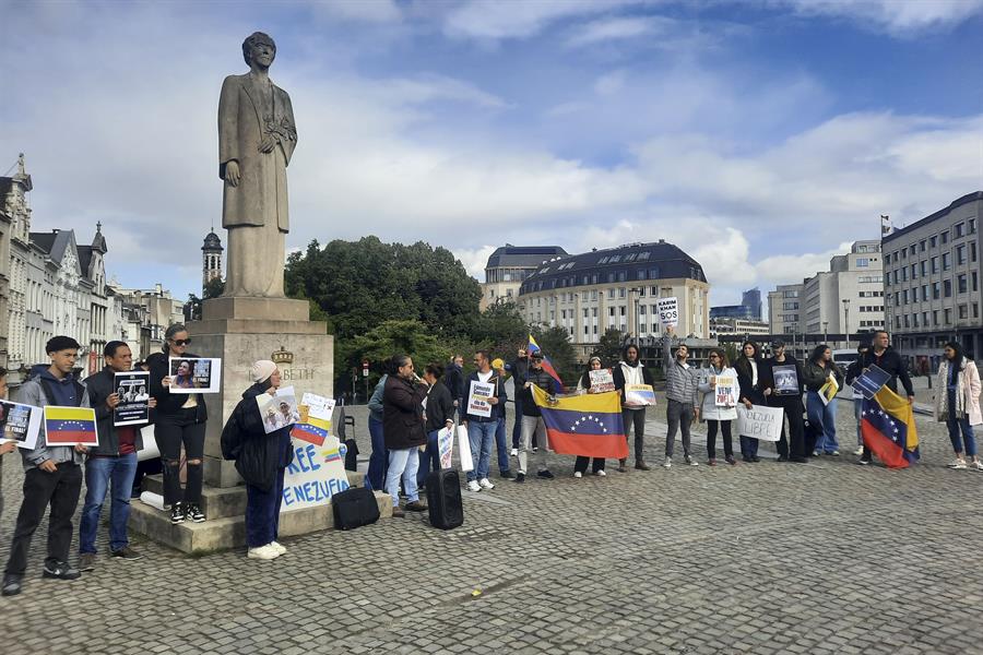 Venezolanos protestan en Bélgica para pedir reconocimiento de González como presidente