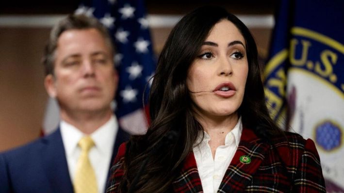 La congresista estadounidense Anna Paulina Luna (R-Fla.) habla durante una conferencia de prensa bipartidista en Capitol Hill en Washington el 30 de noviembre de 2023. (Jim Watson/AFP vía Getty Images)