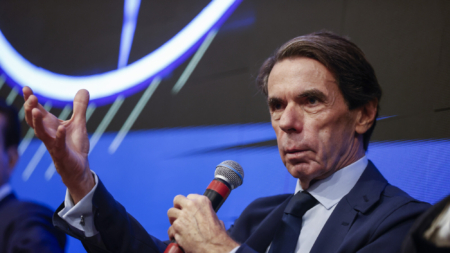 Aznar avisa: «Si Israel no gana, la próxima batalla será en las costas del sur de Europa»