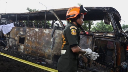 Se incendia un autobús escolar en Tailandia: se estiman unos 25 niños y profesores muertos