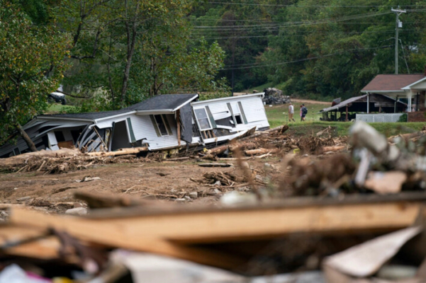 Una casa destruida tras el paso del huracán Helene cerca de Black Mountain, Carolina del Norte, el 30 de septiembre de 2024. (Sean Rayford/Getty Images)