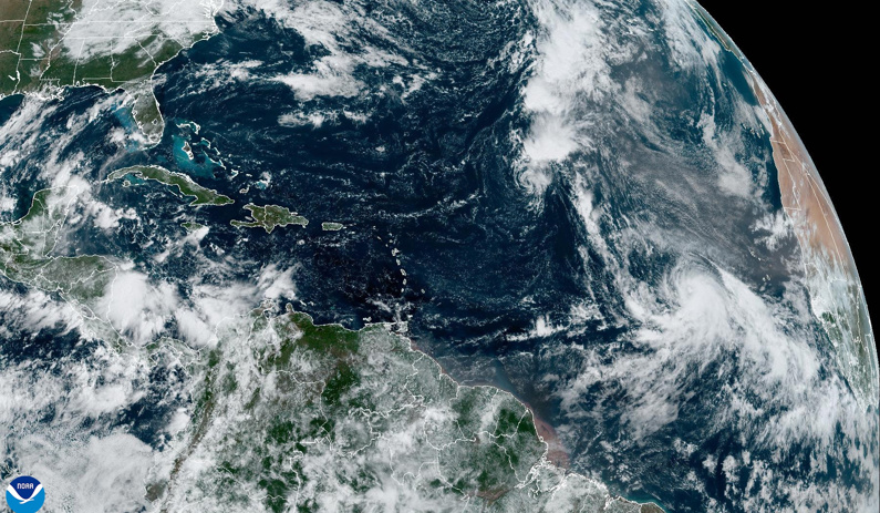 La tormenta tropical Kirk avanza por el Atlántico y podría convertirse en un huracán