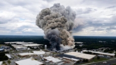 Federales investigan gran incendio de planta química BioLab de Georgia tras las evacuaciones