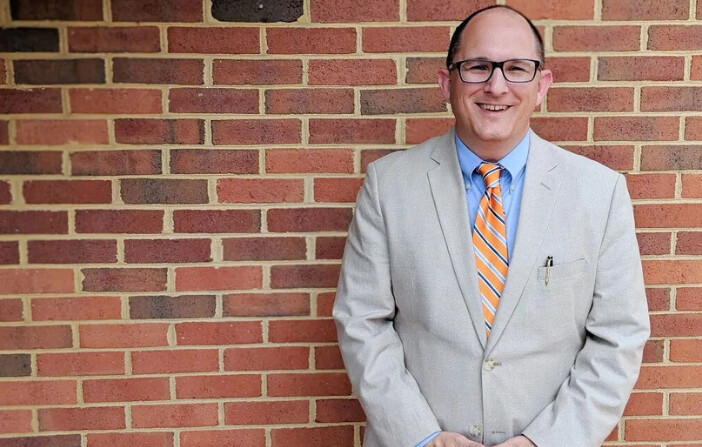 Peter Vlaming enseñó durante siete años en las escuelas públicas de West Point, en Virginia. (Cortesía de Peter Vlaming). 