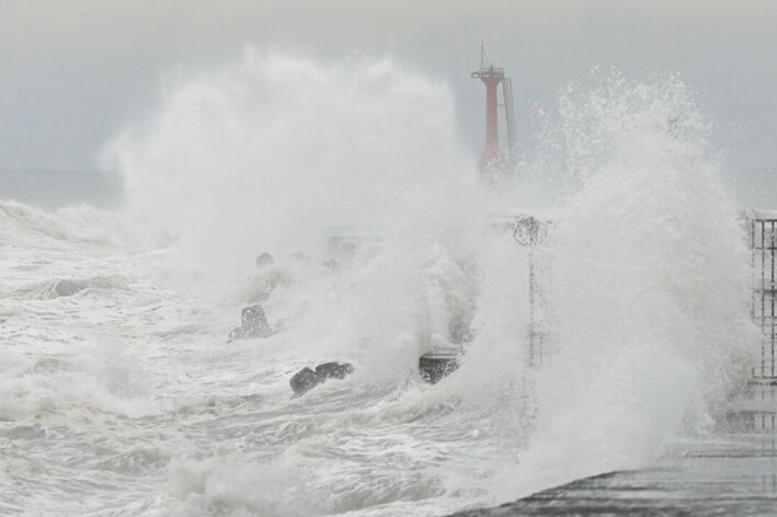 Taiwán cerró por el tifón Krathon, que trae lluvias torrenciales