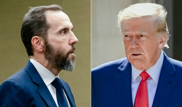 (Izquierda) El fiscal especial Jack Smith en Washington el 1 de agosto de 2023. (Derecha) El expresidente Donald Trump en Palm Beach, Florida, el 8 de noviembre de 2022. (Saul Loeb/Eva Marie Uzcategui/AFP vía Getty Images)