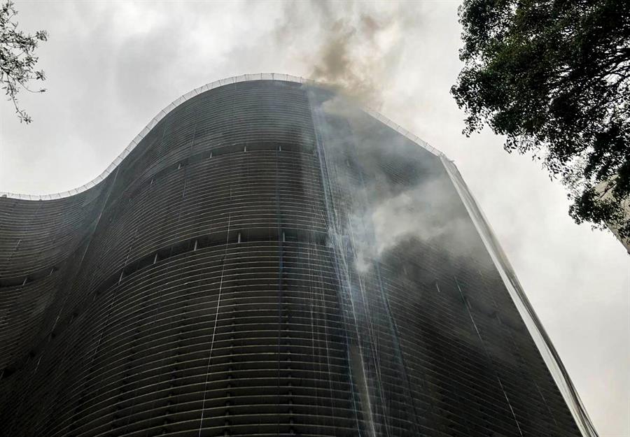 Un incendio afecta a un apartamento del emblemático edificio Copan de São Paulo