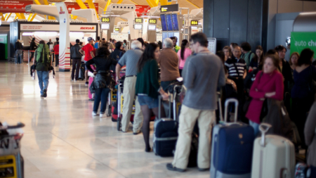 Sindicatos notifican convocatoria de huelga de servicios auxiliares en los aeropuertos