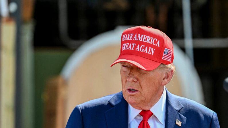 El expresidente Donald Trump pronuncia un discurso ante la prensa en Valdosta, Georgia, el 30 de septiembre de 2024. (Chandan Khanna/AFP vía Getty Images)