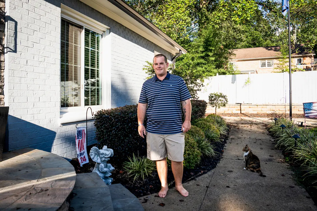 Logan Prince, empresario y partidario de Trump, posa para una foto en Greensboro, Carolina del Norte, el 19 de septiembre de 2024. (Madalina Vasiliu/The Epoch Times)