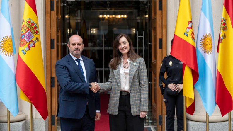 La vicepresidenta argentina, Victoria Villarruel, se reúne en Madrid con el presidente del Senado español durante su visita a España, el 7 de octubre de 2024. EFE/ Fernando Villar