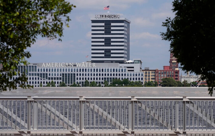 Un edificio perteneciente a American Water, la empresa de servicios de agua y aguas residuales regulada más grande del país, en Camden, Nueva Jersey, el 17 de junio de 2024. (Matt Slocum/AP Photo)