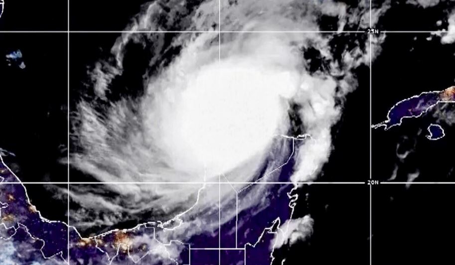 Imagen de satélite del huracán Milton ( NOAA vía NTD)