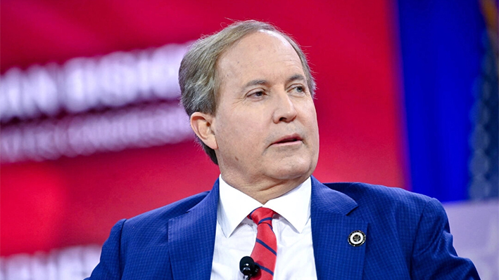 El fiscal general de Texas, Ken Paxton, habla durante una reunión en National Harbor, Maryland, el 23 de febrero de 2024. (Mandel Ngan/AFP vía Getty Images)