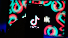 Decenas de estados demandan a TikTok alegando funciones adictivas para los jóvenes