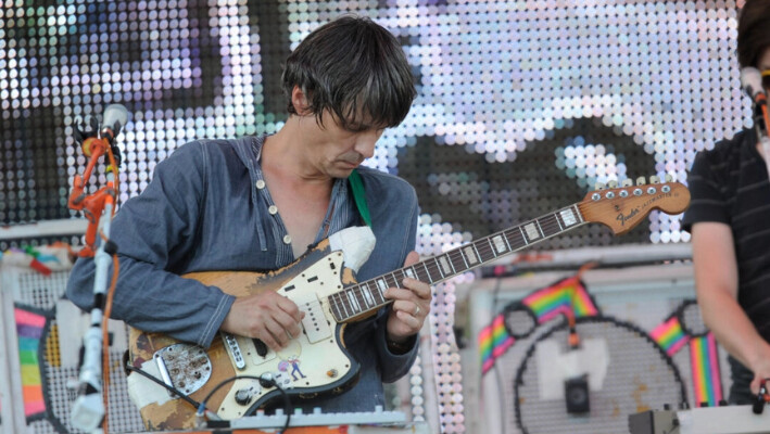 Steven Drozd de The Flaming Lips actúa durante los premios MTV, VH1, CMT & LOGO O Music en Memphis, Tennessee, el 27 de junio de 2012. (Greg Campbell/Getty Images). 
