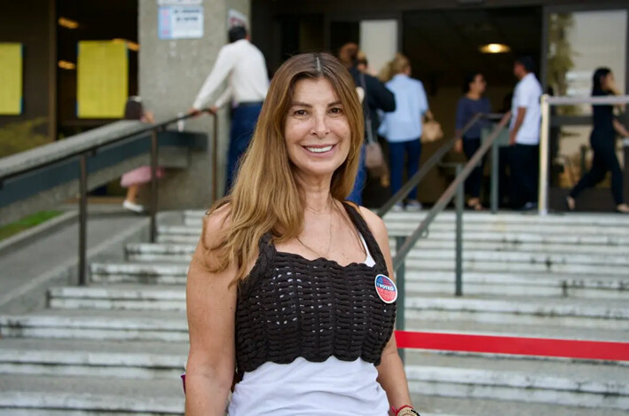 Daniela Rodríguez en el Registro Civil del condado de Los Ángeles en Norwalk, California, el 7 de octubre de 2024. (Sophie Li/The Epoch Times)