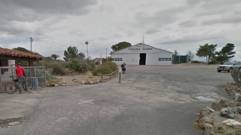 El aeropuerto en el cielo, en Isla Catalina, California, en mayo de 2016. (Google Maps/Screenshot vía The Epoch Times)