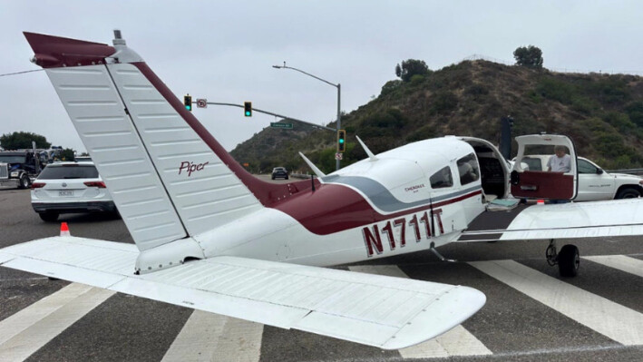 El avión en la autopista 76 en Oceanside, California, el 26 de septiembre. (Cortesía de la Oficina del Fiscal de los Estados Unidos)