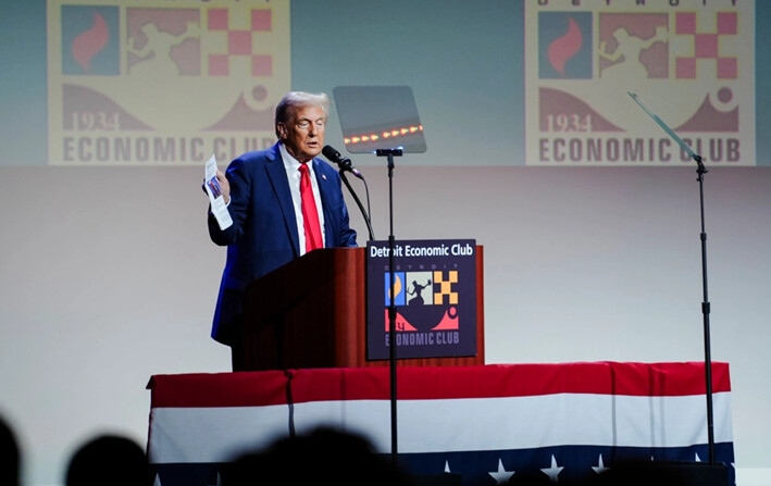 El candidato presidencial republicano y expresidente Donald Trump habla en el Detroit Economic Club en Detroit, Michigan, el 10 de octubre de 2024. (Madalina Vasiliu/The Epoch Times)