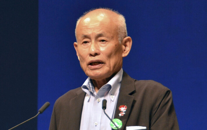 Toshiyuki Mimaki, presidente de Nihon Hidankyo, o la Confederación Japonesa de Organizaciones de Víctimas de las Bombas A y H, habla en una reunión contra las bombas atómicas en Hiroshima, Japón, el 4 de agosto de 2022. (Kyodo News vía AP)