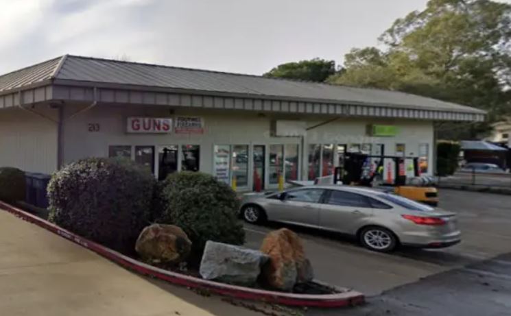 Foothill Firearms en Taylor Road en Newcastle, California, en enero de 2023. (Google Maps/Screenshot vía California Insider)