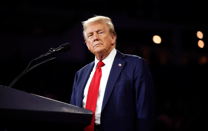 El candidato presidencial republicano, el expresidente estadounidense Donald Trump, pronuncia un discurso en el Santander Arena, en Reading, Pensilvania, el 9 de octubre de 2024. (Somodevilla/Getty Images)