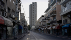 Un dron impacta en edificio de Herzliya, en el centro de Israel, sin víctimas confirmadas