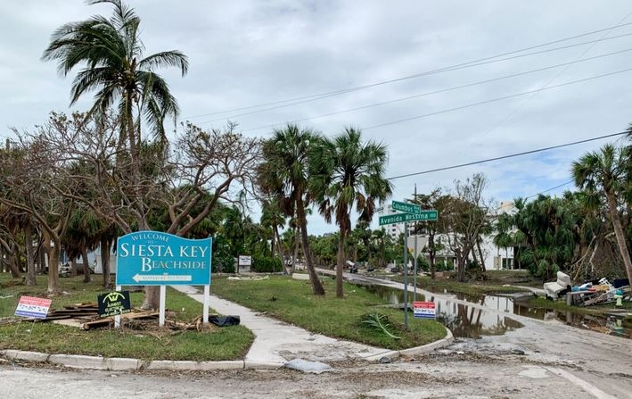 Siesta Key, dos días después del huracán Milton, en Siesta Key, Florida, el 11 de octubre de 2024. (T.J. Muscaro/The Epoch Times)