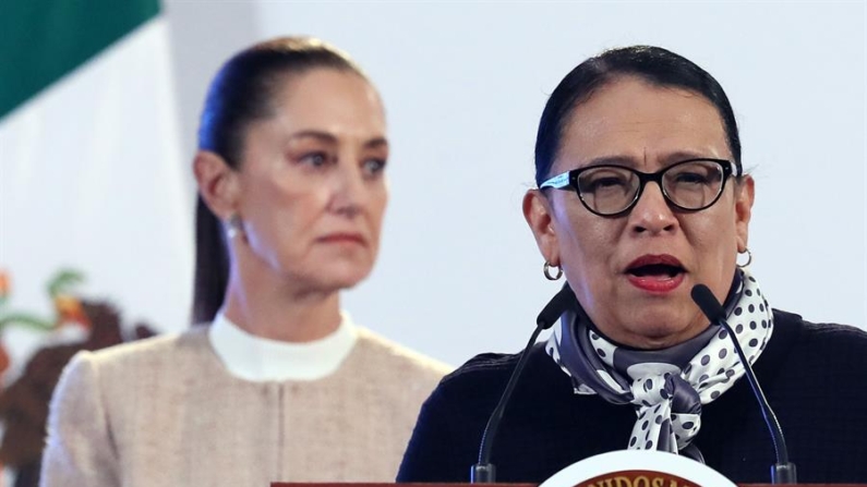 La secretaria de Gobernación (SG), Rosa Icela Rodríguez habla el 14 de octubre de 2024 durante una conferencia de prensa en Palacio Nacional de la Ciudad de México (México). EFE/Mario Guzmán