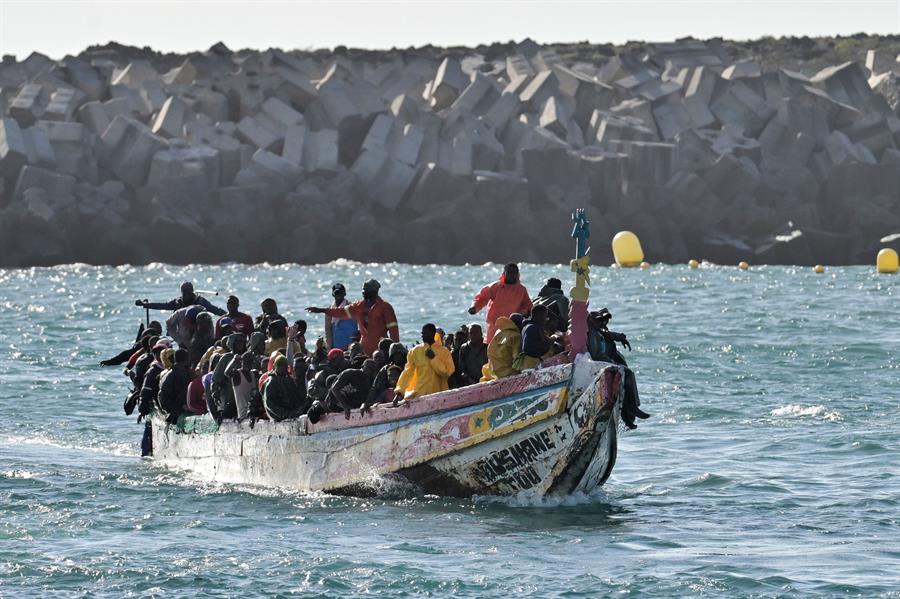 477 migrantes llegan a Canarias en seis embarcaciones