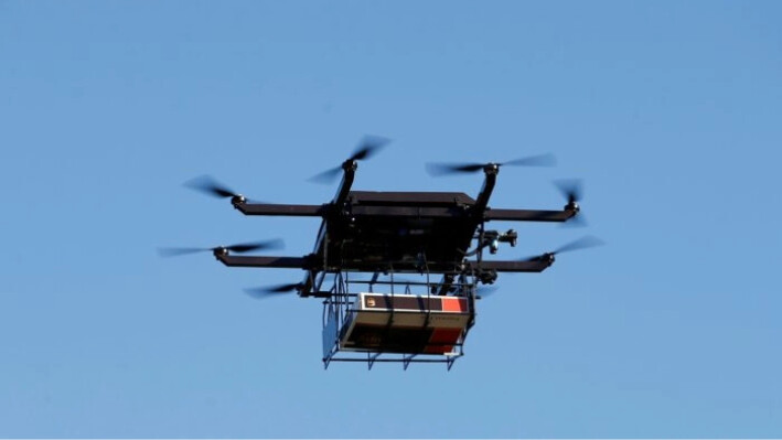 Un dron demuestra sus capacidades de entrega durante las pruebas en Lithia, Florida, el 20 de febrero de 2017. (Scott Audette/Reuters, Foto de archivo)