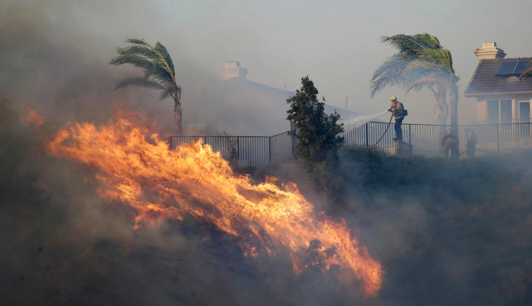 Miles de habitantes sin luz en el norte de California por el «viento del diablo»