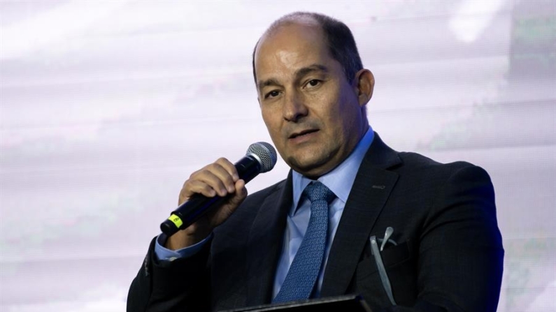 El presidente de la Asociación Mexicana de Parques Industriales Privados (AMPIP), Jorge Ávalos, habla durante la Reunión Anual de Industriales de CONCAMIN, en las instalaciones de Cintermex, el 21 de octubre de 2024 en la ciudad de Monterrey (México). EFE/Miguel Sierra