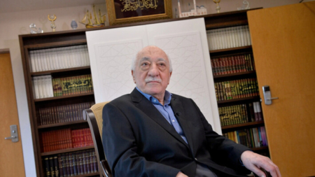 Muere Gulen, poderoso clérigo acusado de orquestar un golpe de Estado en Turquía